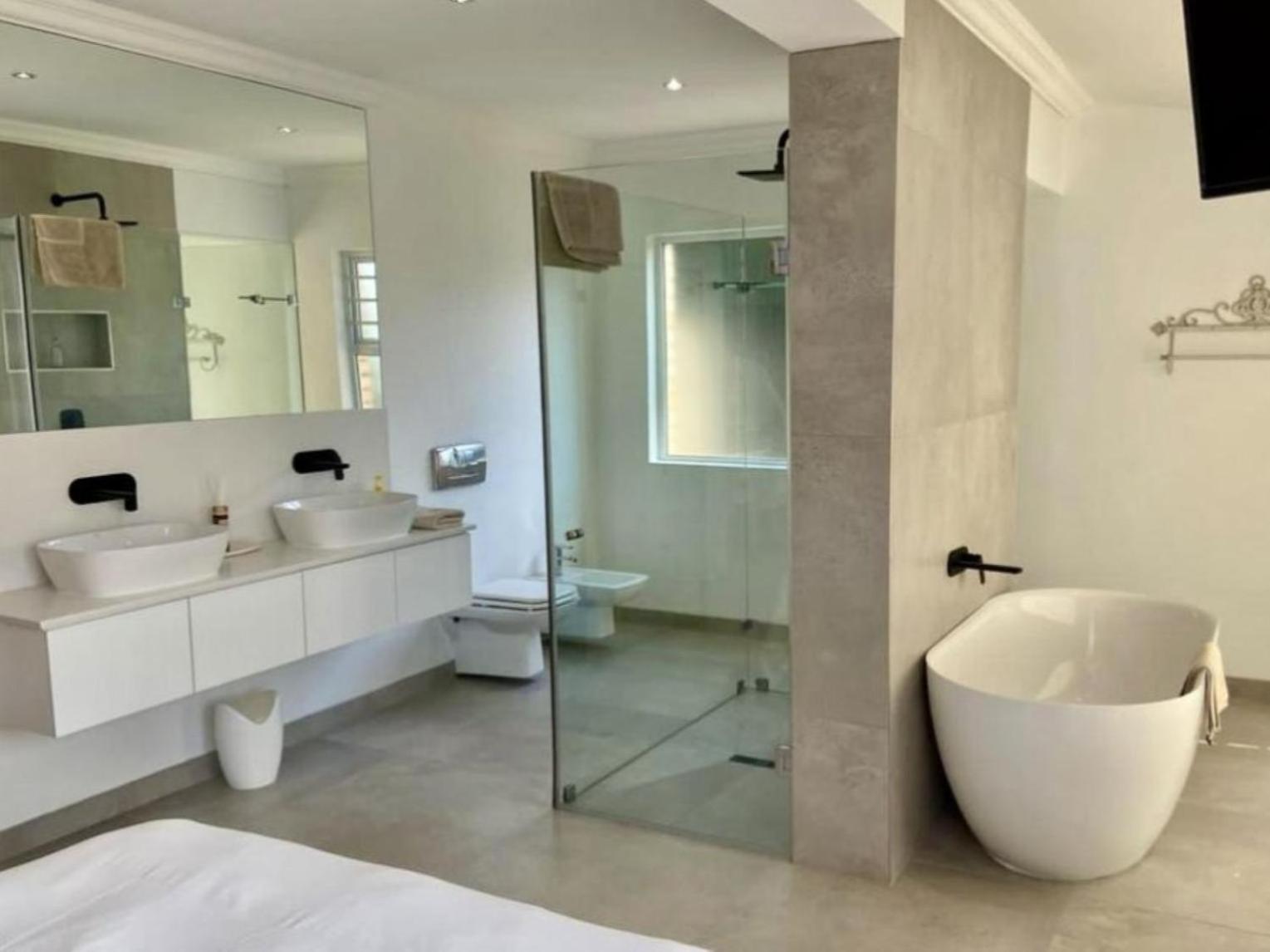 Kelly'S Beachfront Apartments Port Alfred Room photo